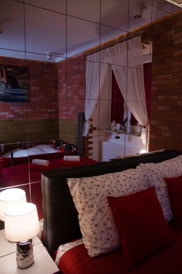 Appartement Jacuzzi Red