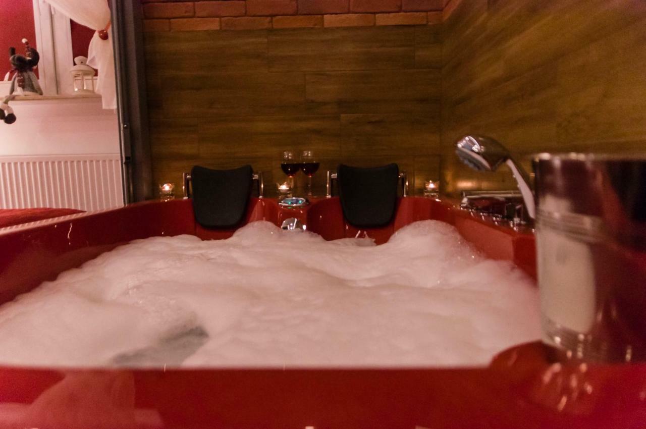 Appartement Jacuzzi Red