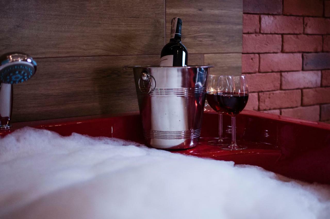 Jacuzzi Red Apartment Krakau